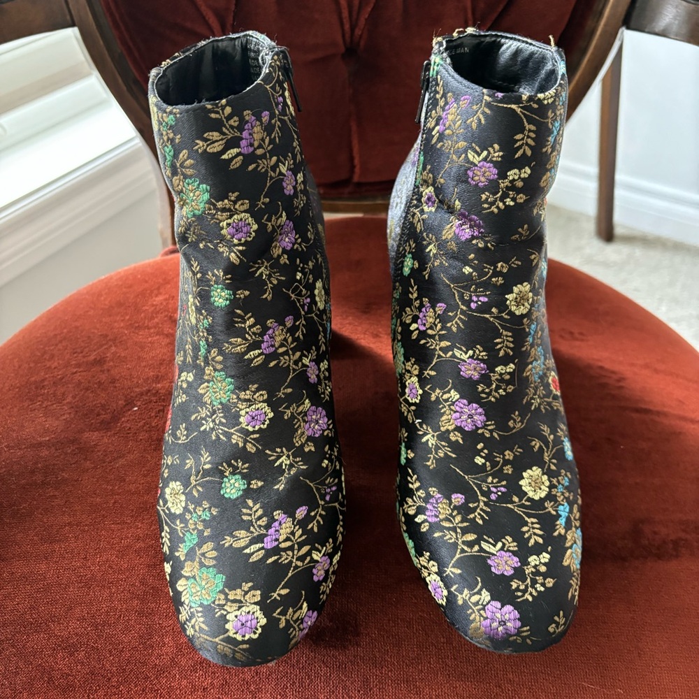 Flower boot heels